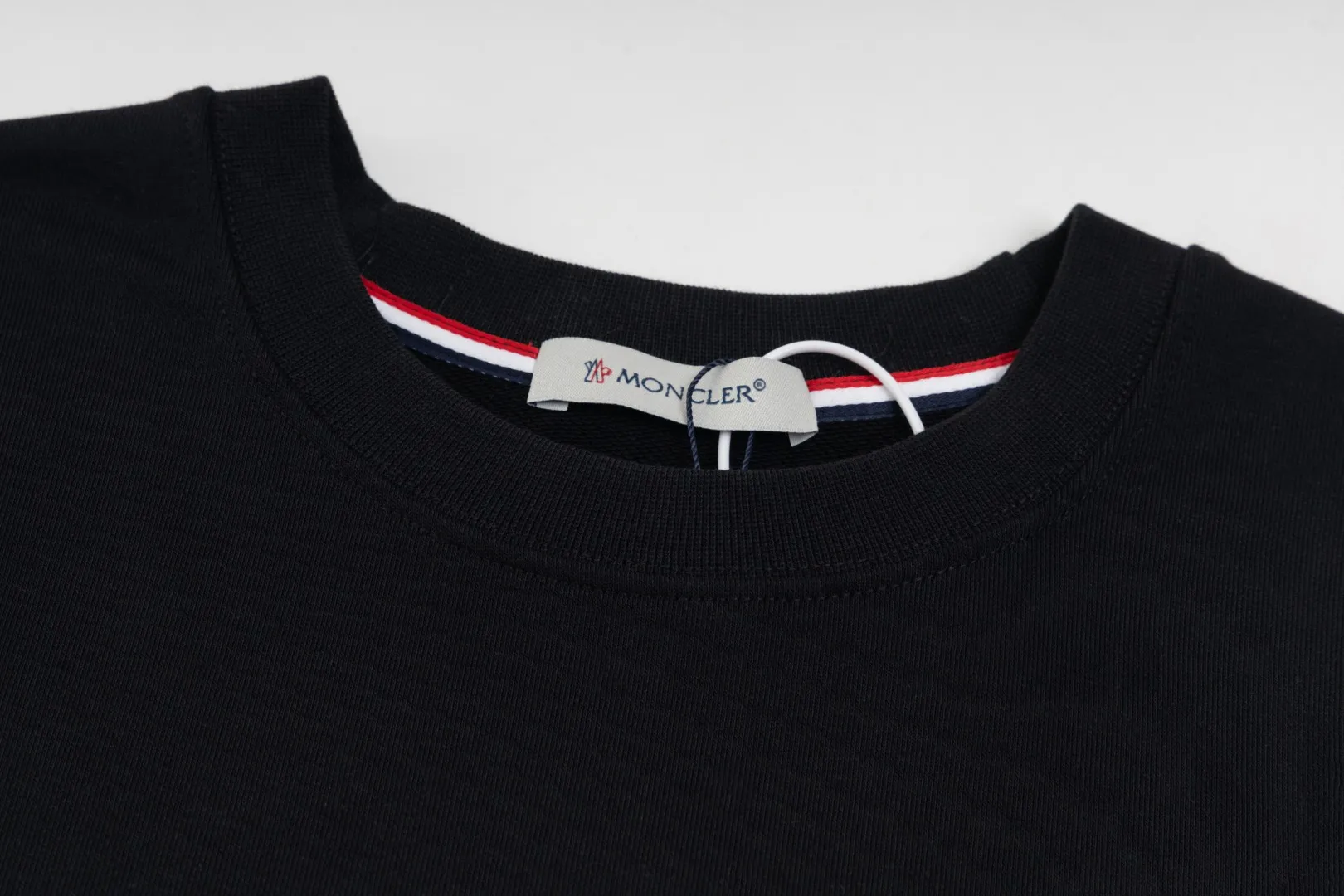 【 Quality】 【🎉 🎊】 【 MONCLER】【In Stock 】 🏅2024 New Arrival Premium 3D LOGO ， ， Premium ⚠️ ： 460 ， 21S 10S 26/2 1*1 ！ ， ， ， ， ， ！ Same Style ✔ Same Style： ❗ ✔【 Same Style， In Stock！】 ➡Size：S M L XL XXL ➡ ：Black White ⚠️Size Size